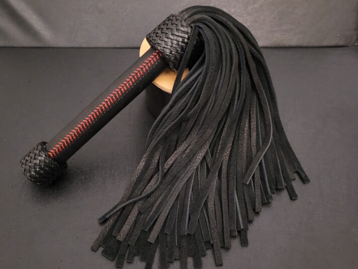 flogger blk red